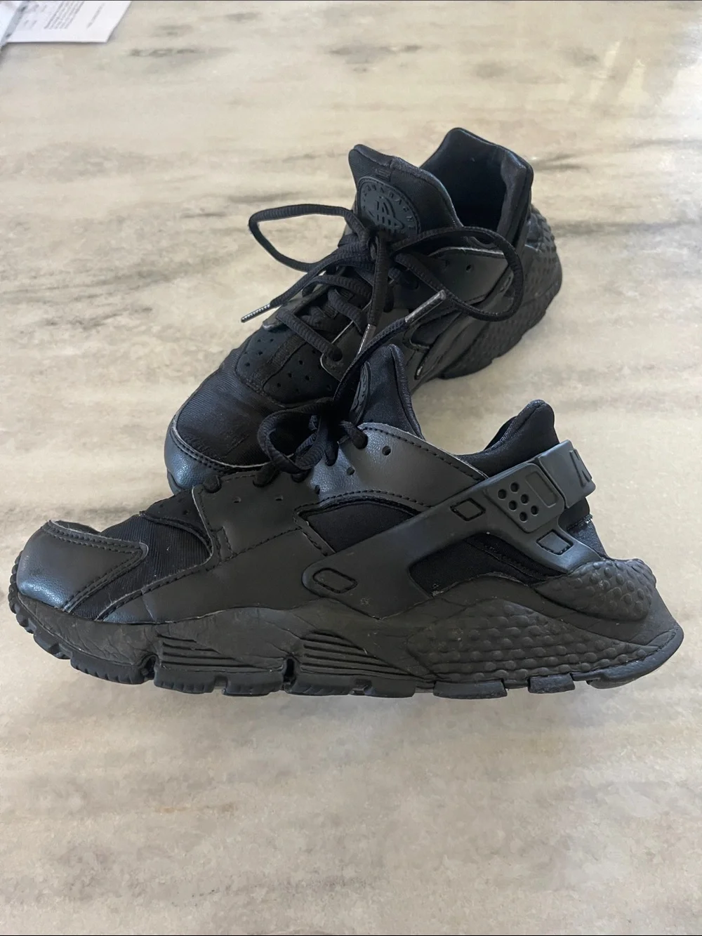 Nike Air Huarache Black Low-Top Athletic Sneakers